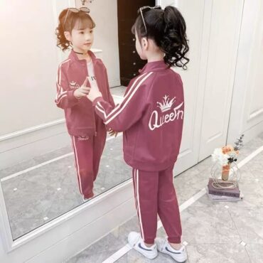 ⁦طقم بناتي فخم مكون من قطعتين جاكت بأكمام طويلة وسروال⁩ - الصورة ⁦2⁩