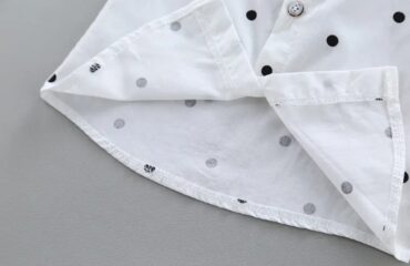 ⁦طقم الأناقة مكون من شميز بأكمام قصيرة مزين بفيونكة وشورت على شيال للأطفال الأنيقين⁩ - الصورة ⁦7⁩