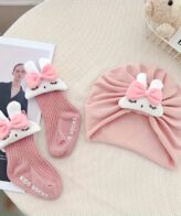 ⁦طقم جوارب بناتي مع قبعة بتميم حديث وراقي⁩ - الصورة ⁦2⁩