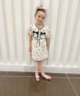 ⁦طقم بناتي تنورة⁩ - الصورة ⁦5⁩