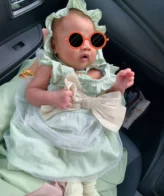⁦فستان بدون أكمام مزين بفيونكة مع قبعة للفتيات الصغيرات⁩ - الصورة ⁦3⁩