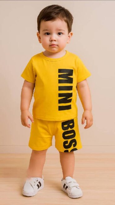 ⁦طقم ولادي فنيلة+شورت بطبعة الزعيم الصغير (MINI BOSS)⁩ - الصورة ⁦2⁩