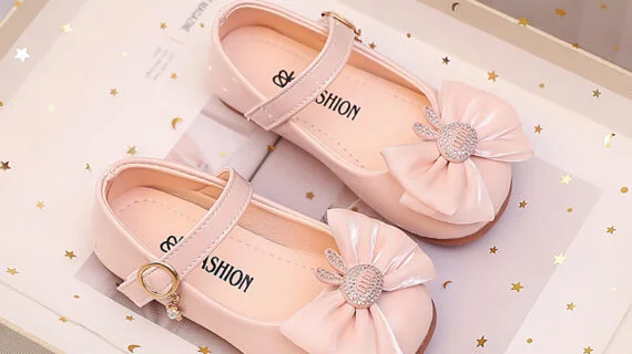 صندل بناتي راقي مزين بفيونكة - الصورة 2