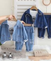 طقم ولادي يتكون من تيشيرت وجاكت بأكمام طويلة وبنطلون جينز للأولاد الصغار