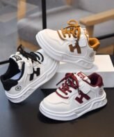 حذاء رياضي للأطفال مع رباط أمامي وشريط لاصق