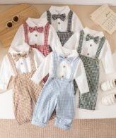 طقم مواليد ولادي يتكون من شميز بأكمام طويلة مزين بربطة عنق وبنطلون منقوش مع شيال