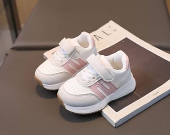 حذاء ولادي انيق بتصميم جذاب - الصورة 4