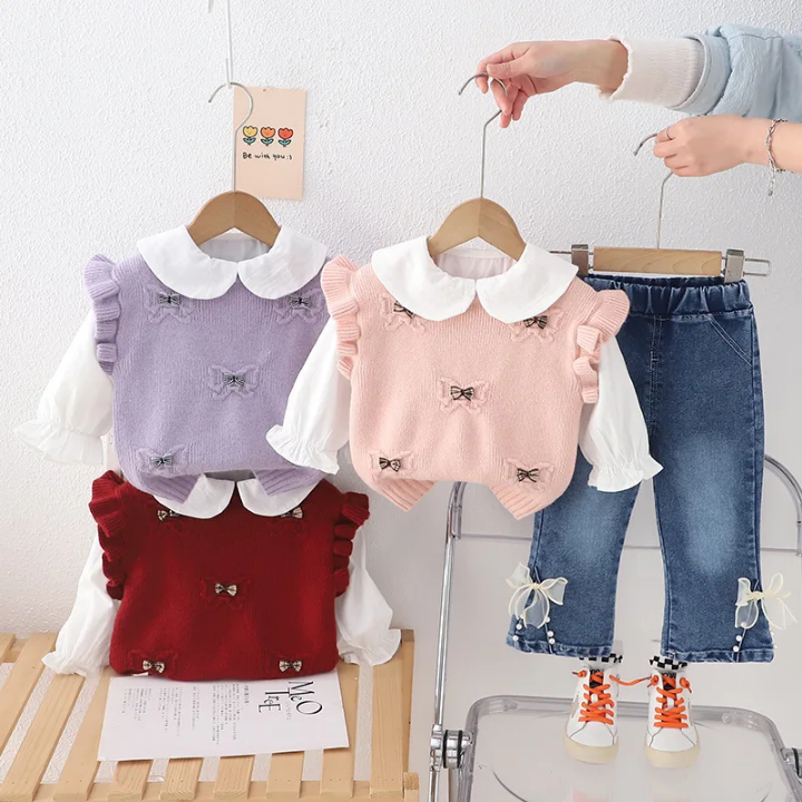 طقم بناتي مكون من بلوزة بأكمام طويله وستره وبنطلون بتصميم حديث