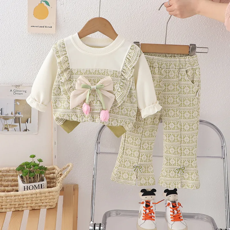 طقم بناتي مكون من قطعتين بتصميم عصري